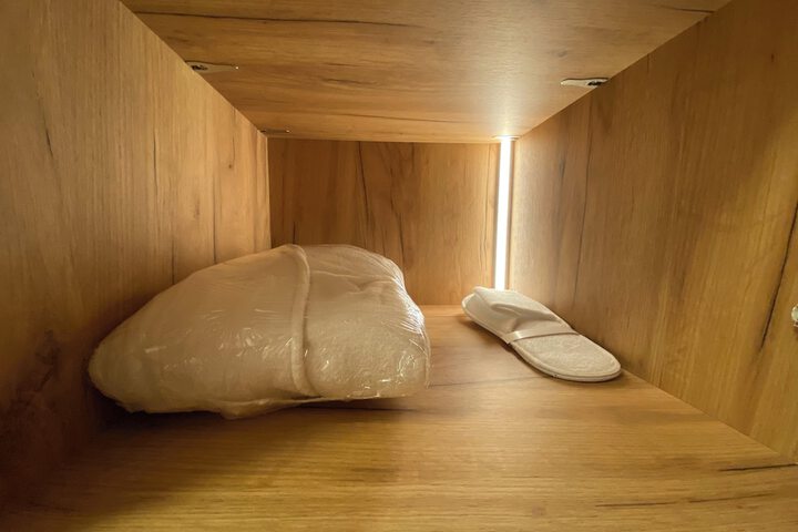 Room 15 of 174