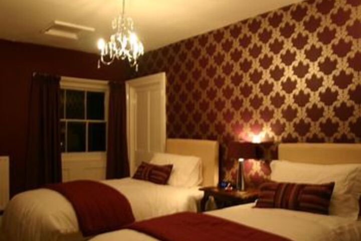 Room 2 of 2