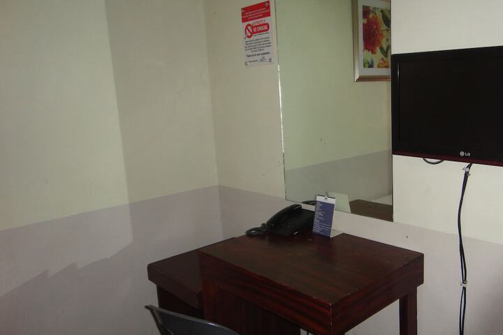 Room 9 of 14