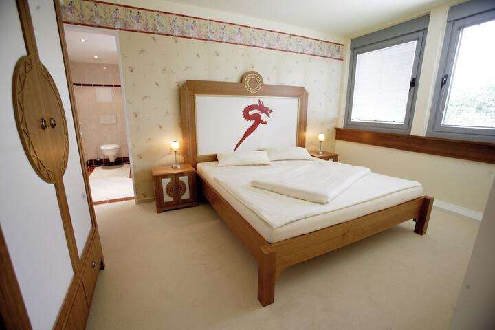 Room 6 of 15