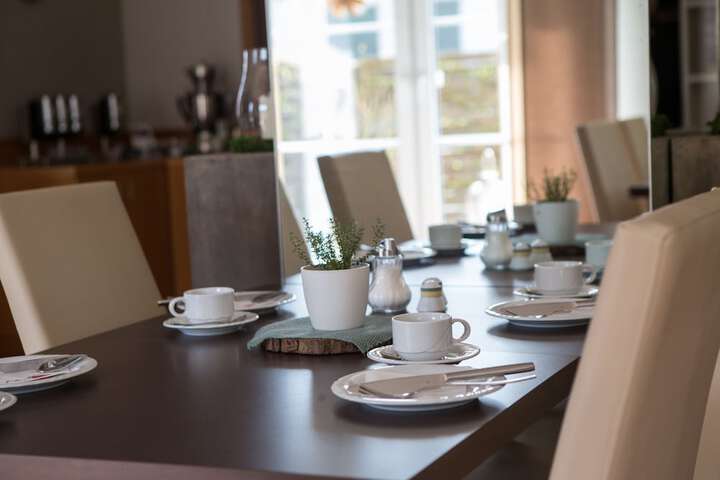 Breakfast/Coffee Service 18 of 41