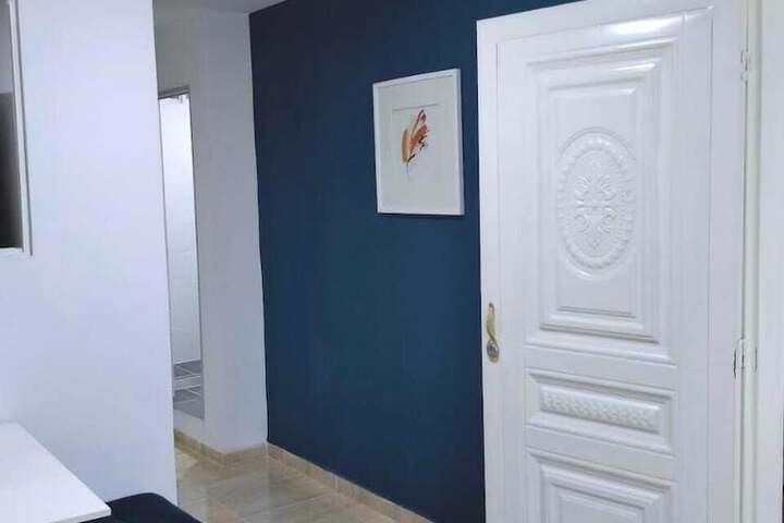 Room 6 of 10