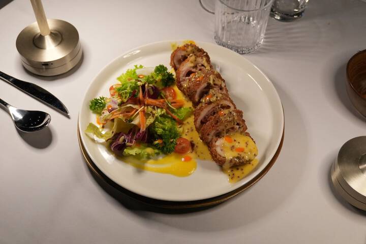 Dining 38 of 68