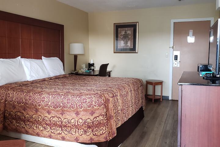 Room 16 of 43
