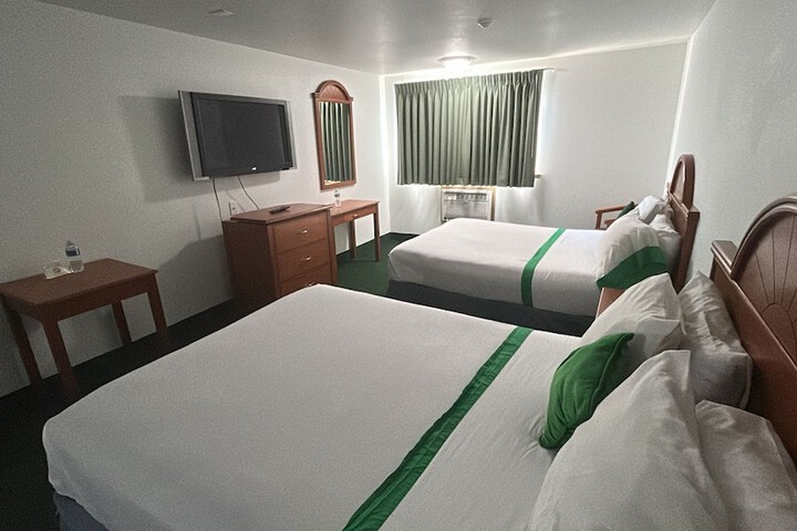 Room 27 of 49