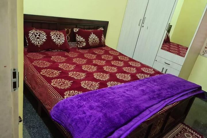 Room 10 of 24