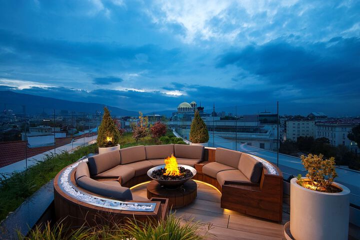 Lounge 57 of 71