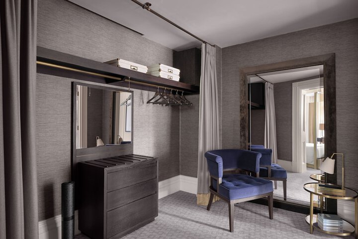Room 71 of 226