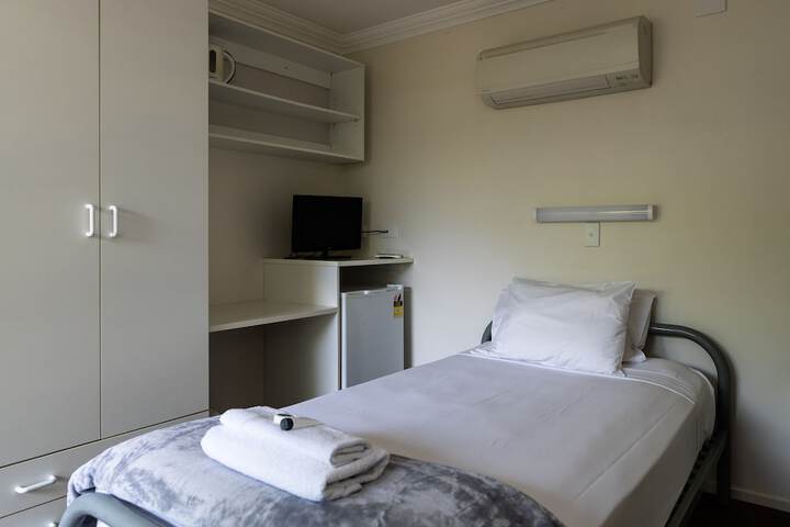 Room 5 of 63