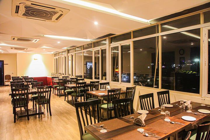 Dining Photos