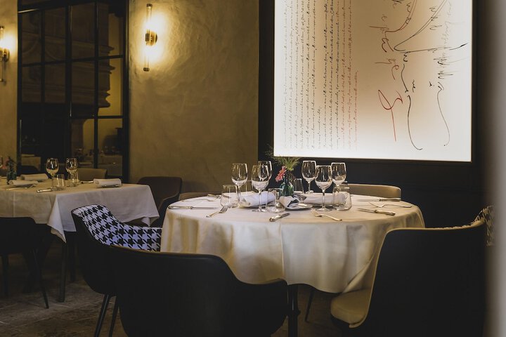 Dining 53 of 80