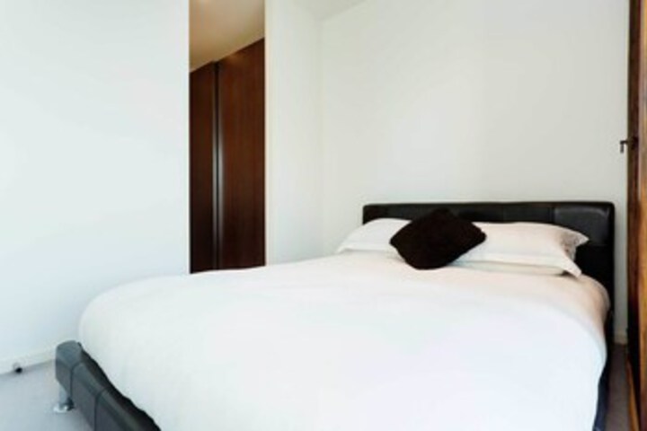 Room 15 of 19