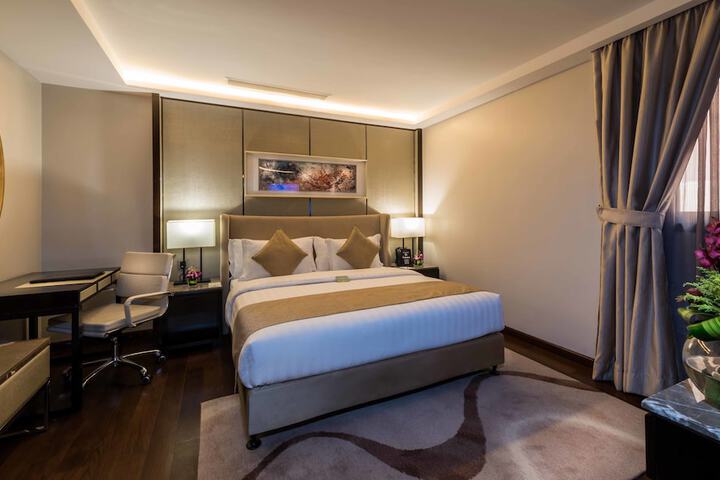 Room 8 of 22