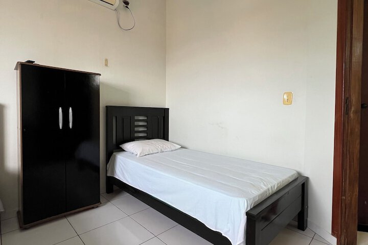Room 3 of 10