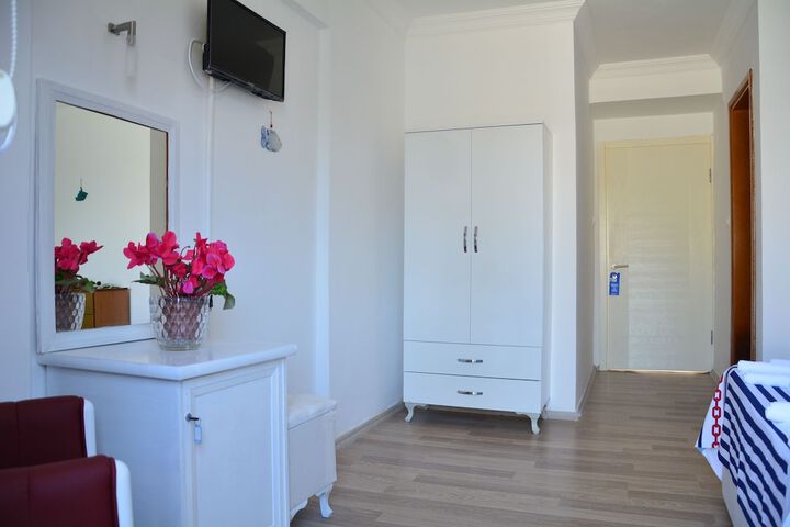 Room 8 of 91