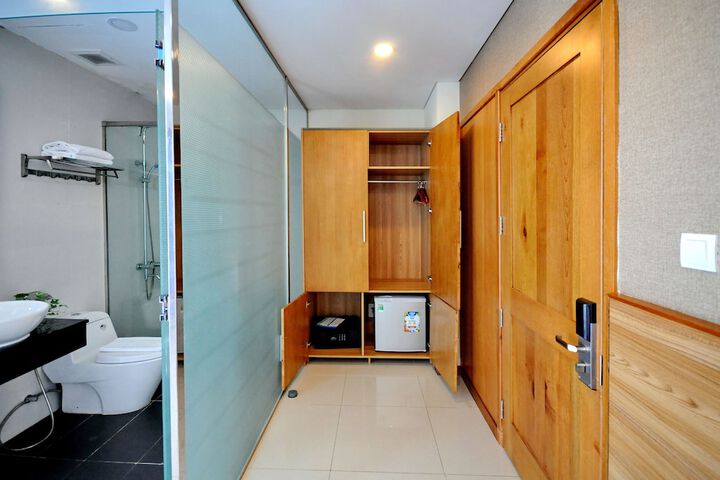 Room 124 of 230