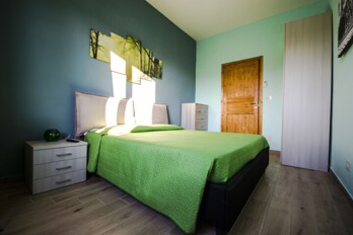 Room 8 of 19