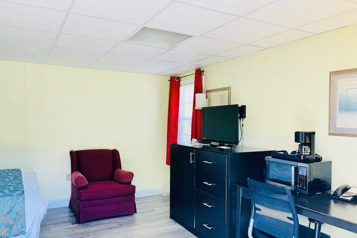 Room 8 of 60