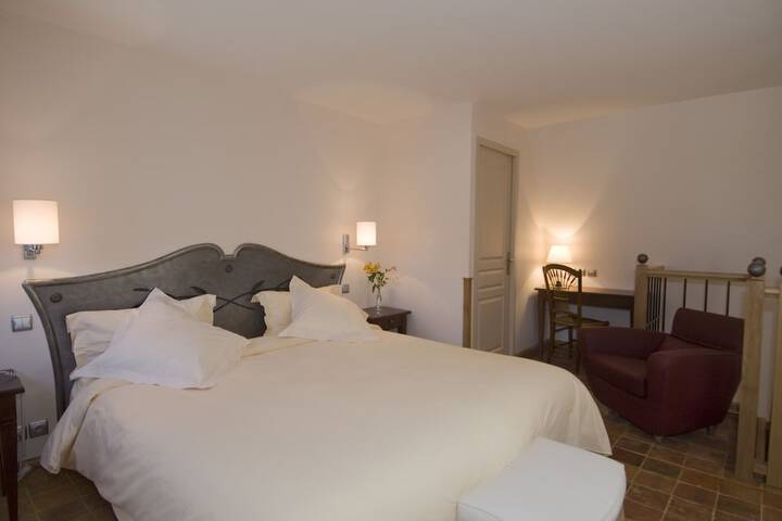 Room 6 of 30