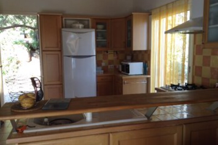 Room 9 of 12