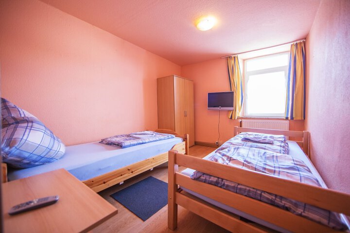 Room 14 of 22