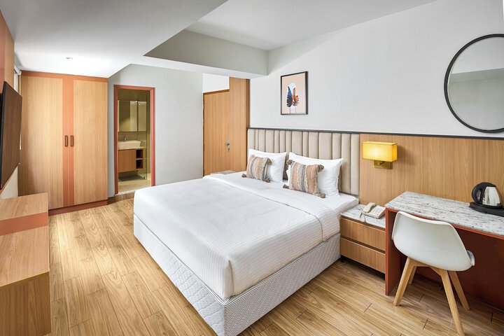 Room 12 of 19