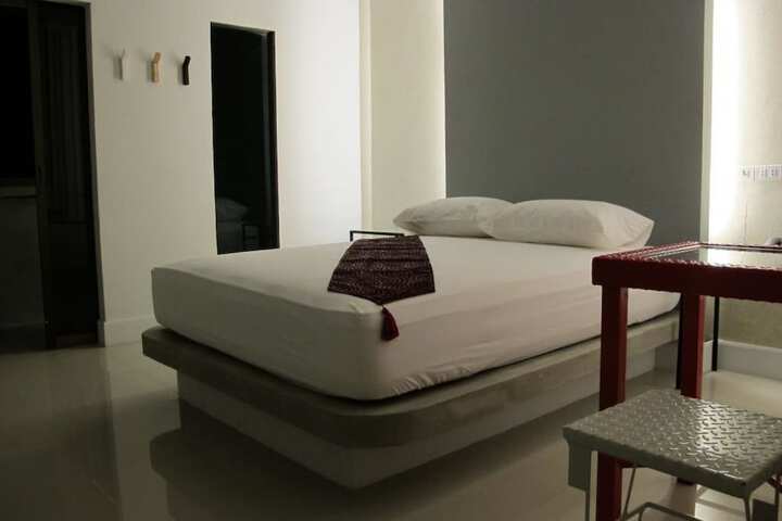 Room 2 of 24