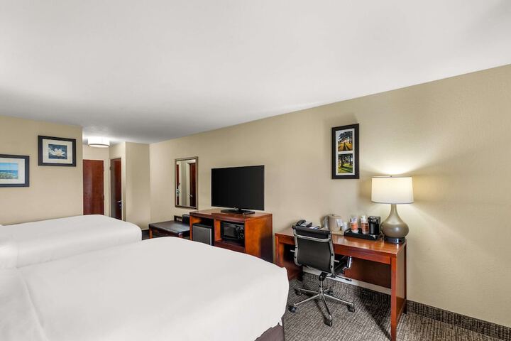 2 Double Beds (1 of 9)