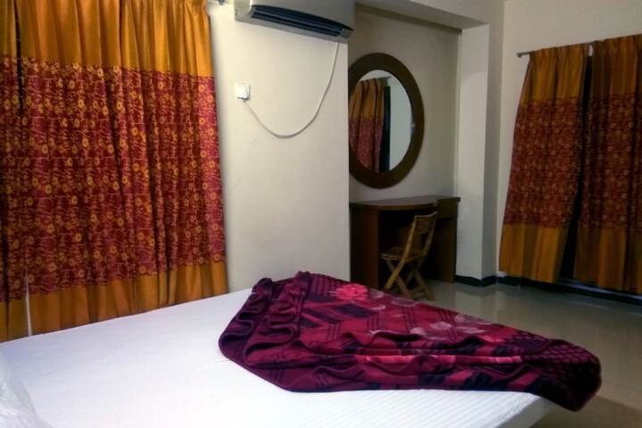 Room 10 of 19