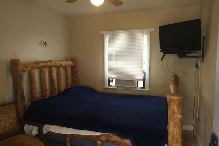 Room 17 of 27