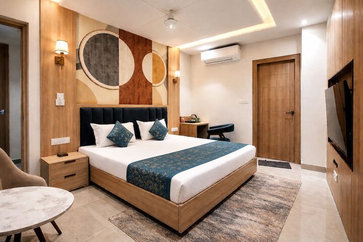 Room 7 of 13
