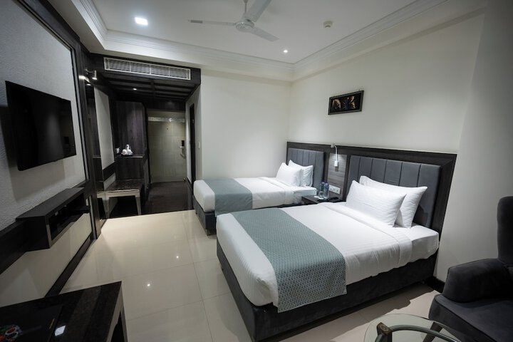 Room 5 of 19