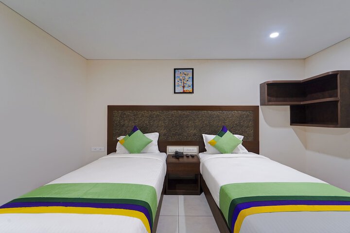 Room 10 of 38