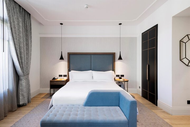 Room 27 of 113