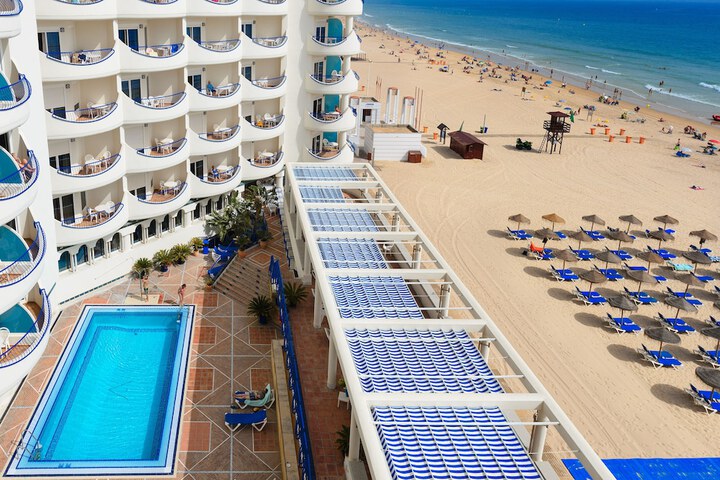 Pools & Facilities