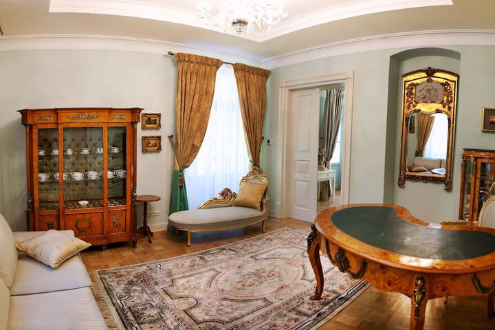 Room 7 of 35