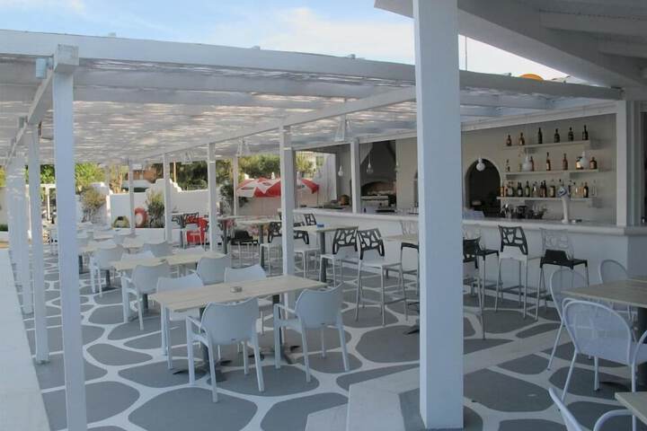 Snack bar