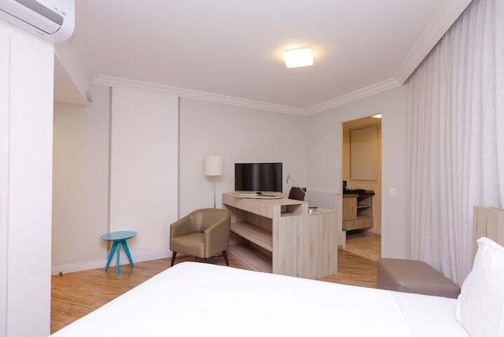 Room 80 of 143