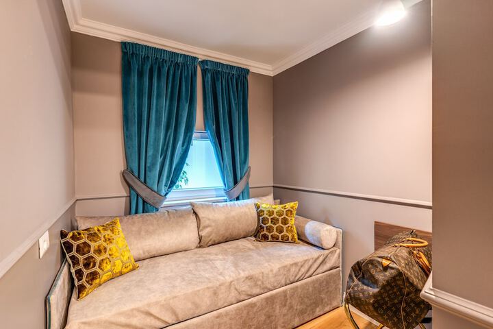 Room 74 of 115