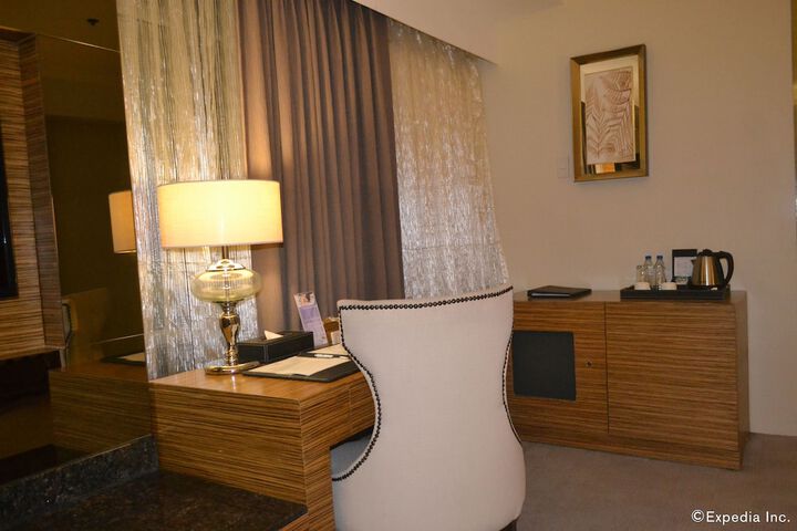 Room 16 of 40