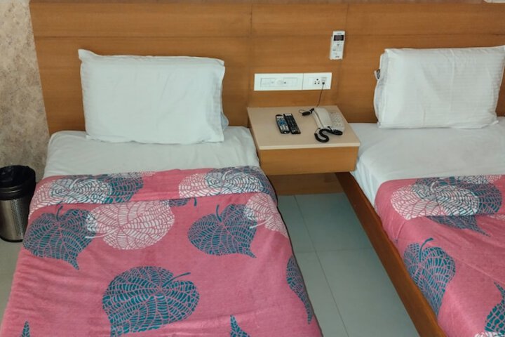 Room 13 of 48
