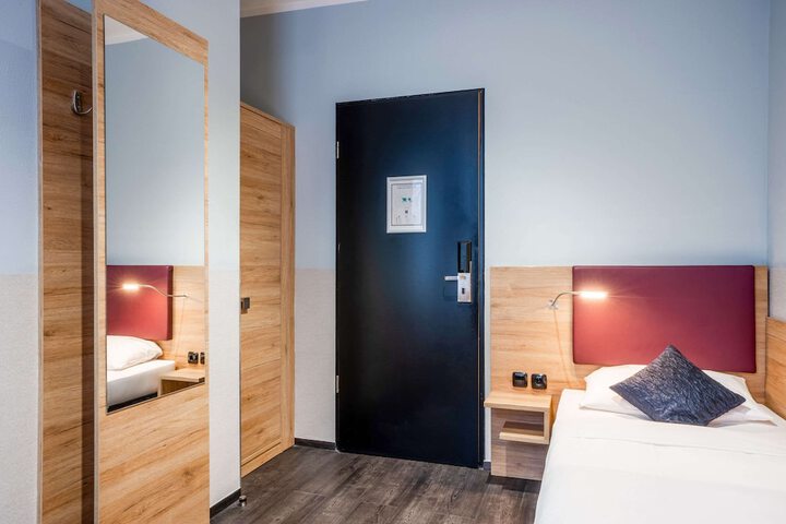 Room 29 of 65