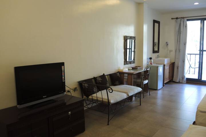 Room 4 of 74