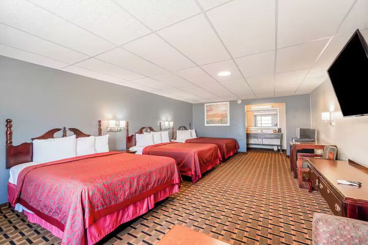 Room 17 of 42