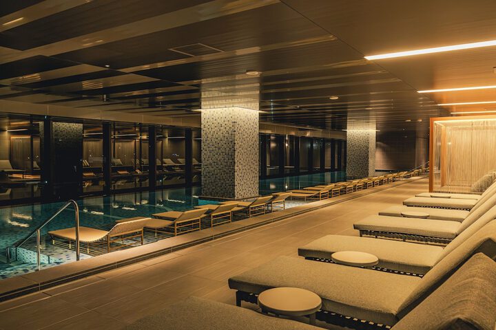 Pool 60 of 92