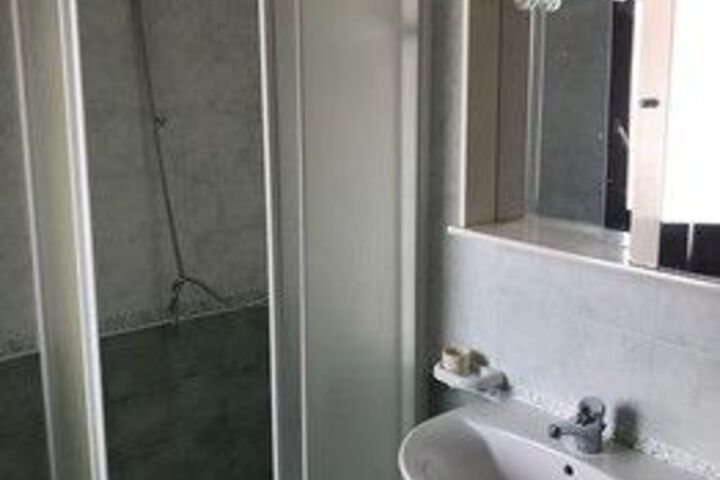 Room 5 of 20