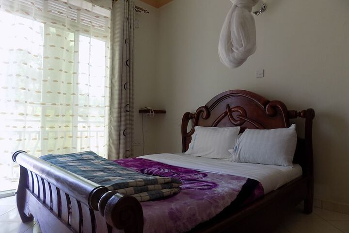 Room 9 of 31