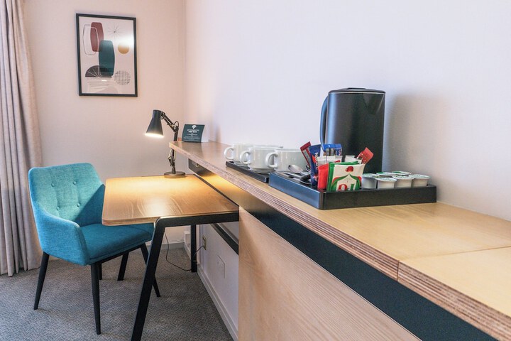Room 48 of 190