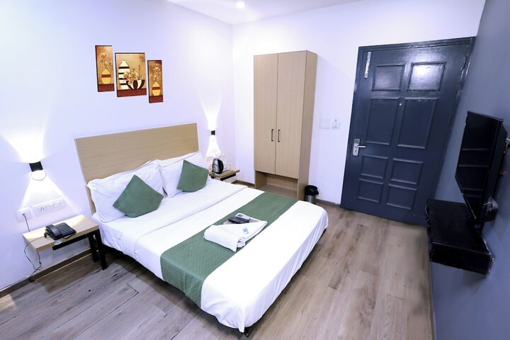 Room 17 of 22
