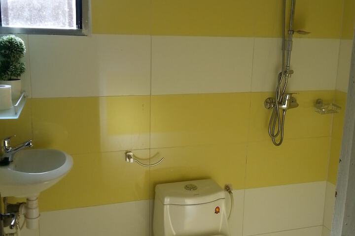 Room 7 of 10